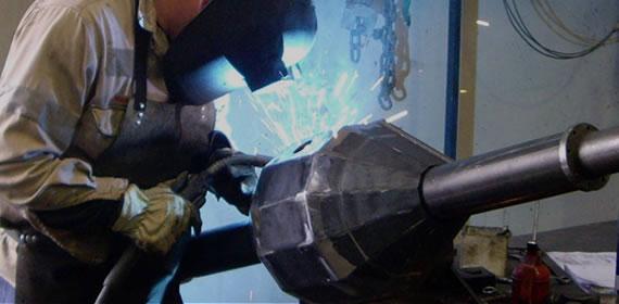 man welds diff housing shut